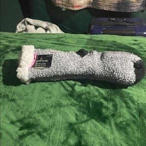 Cuddl Duds Black and White Sherpa Socks